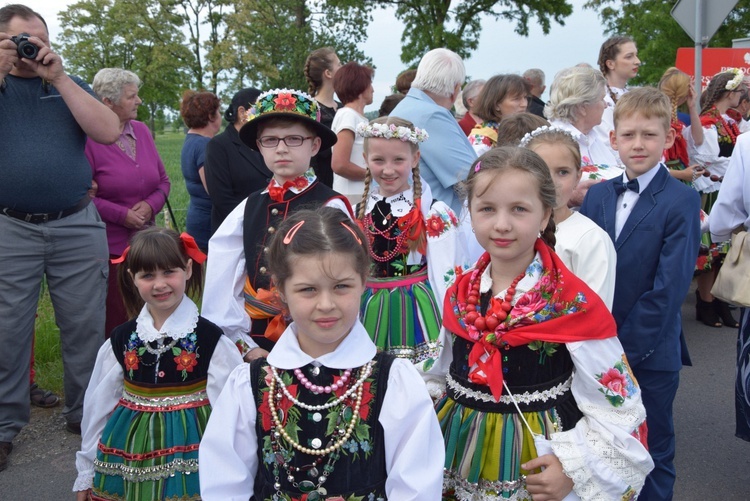 Powitanie ikony MB Częstochowskiej w Chruślinie