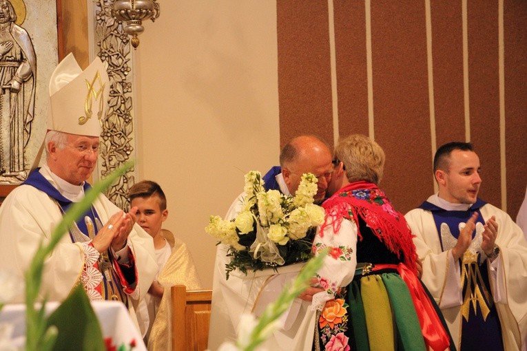 Powitanie ikony MB Częstochowskiej w parafii Chrystusa Dobrego Pasterza w Łowiczu