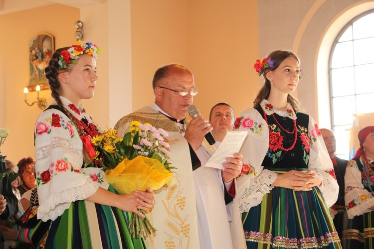 Powitanie ikony MB Częstochowskiej w parafii Chrystusa Dobrego Pasterza w Łowiczu