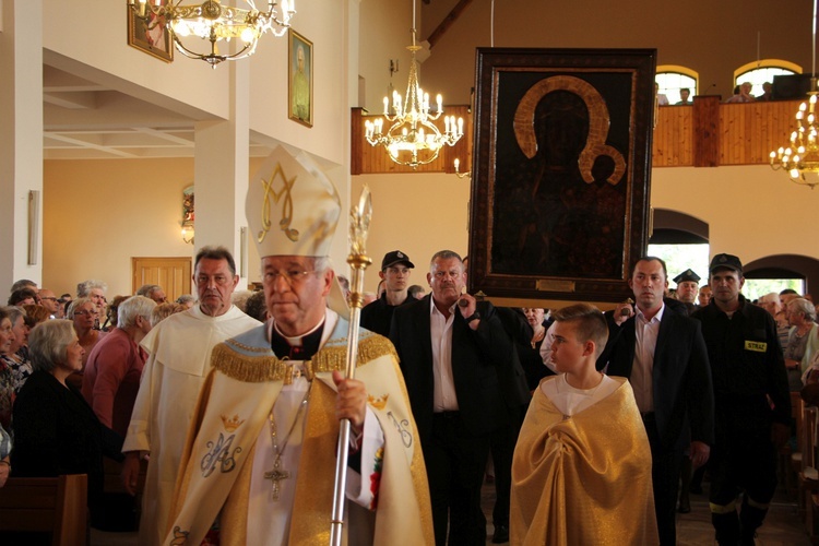 Powitanie ikony MB Częstochowskiej w parafii Chrystusa Dobrego Pasterza w Łowiczu