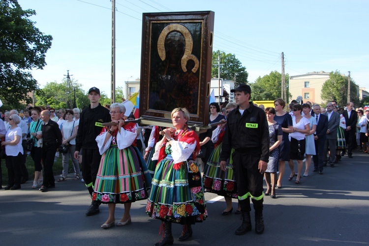 Powitanie ikony MB Częstochowskiej w parafii Chrystusa Dobrego Pasterza w Łowiczu