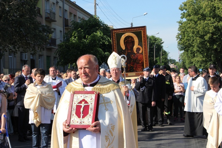 Powitanie ikony MB Częstochowskiej w parafii Chrystusa Dobrego Pasterza w Łowiczu