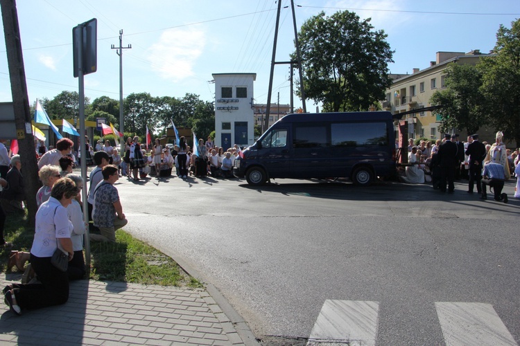 Powitanie ikony MB Częstochowskiej w parafii Chrystusa Dobrego Pasterza w Łowiczu