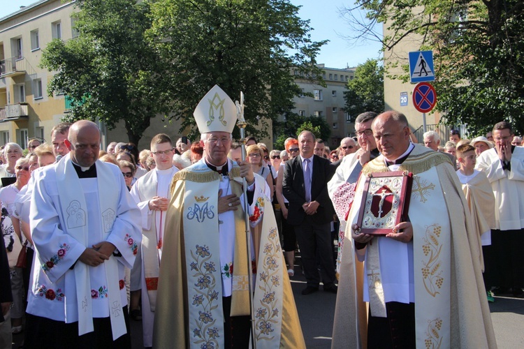 Powitanie ikony MB Częstochowskiej w parafii Chrystusa Dobrego Pasterza w Łowiczu