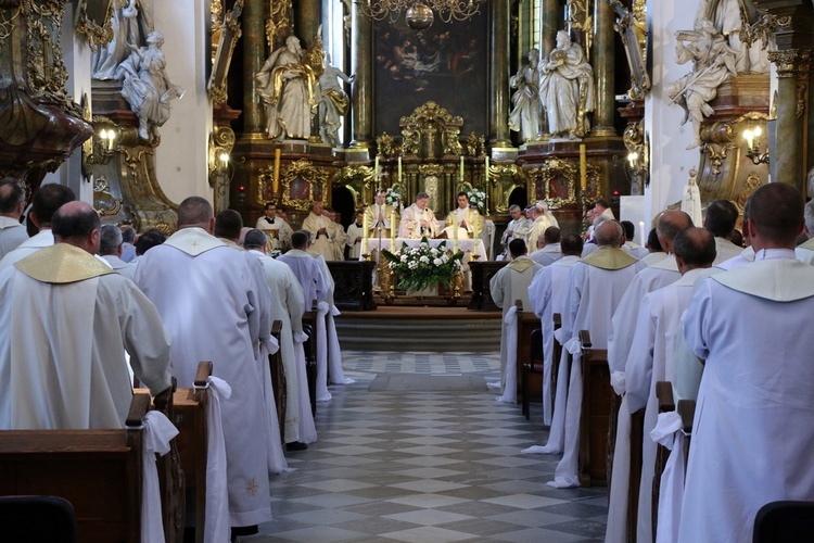 Pielgrzymka duchowieństwa do grobu św. Jadwigi