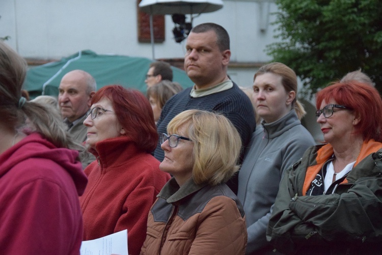 Nocna pielgrzymka z Miedniewic do Niepokalanowa