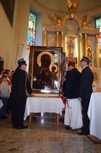 Powitanie ikony MB Częstochowskiej w Łyszkowicach