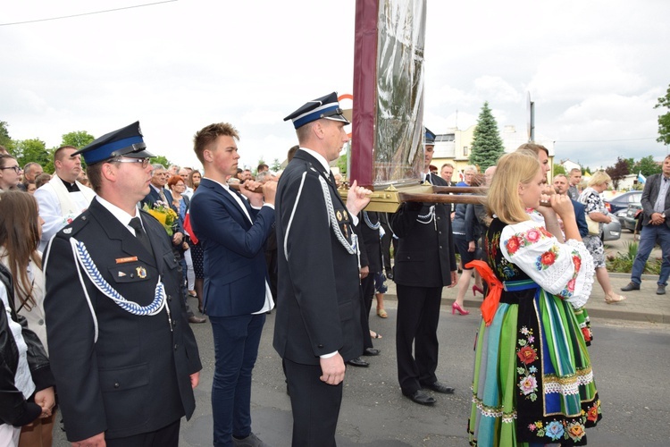 Powitanie ikony MB Częstochowskiej w Łyszkowicach