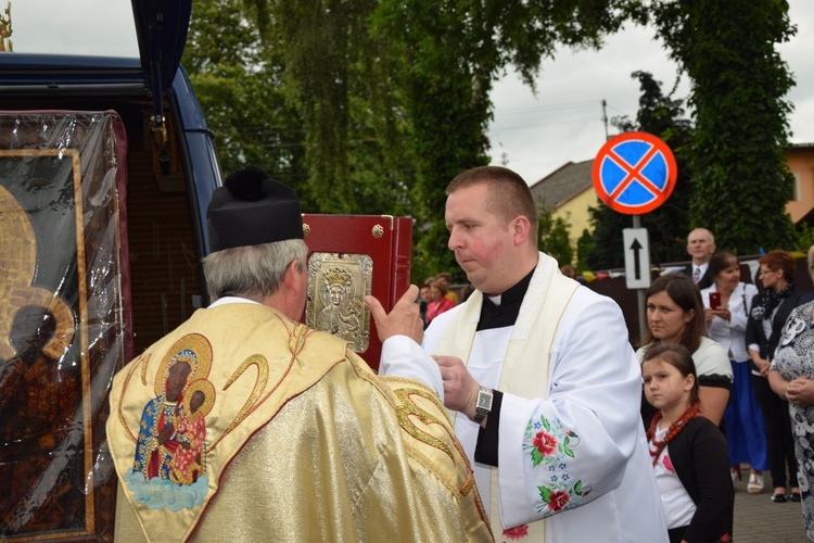 Powitanie ikony MB Częstochowskiej w Łyszkowicach