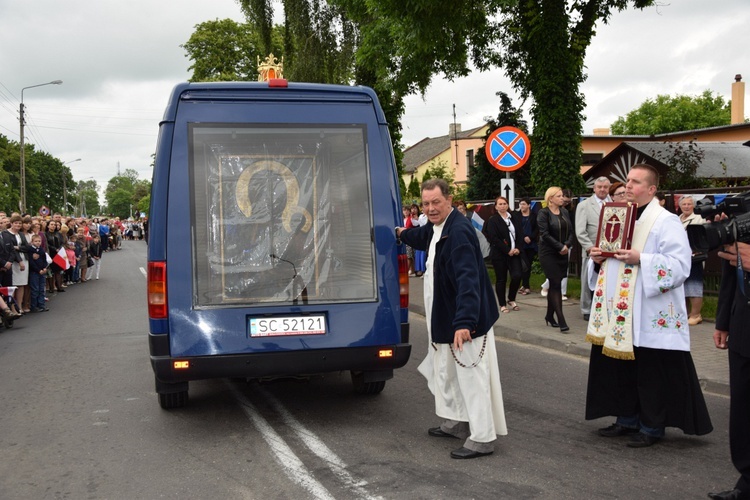 Powitanie ikony MB Częstochowskiej w Łyszkowicach