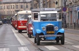 Parada dziarskich staruszków