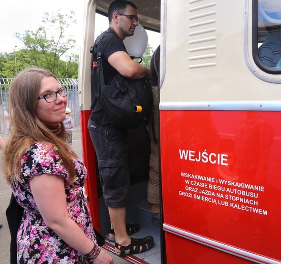 Przejazd starych autobusów