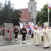 Po Mszy św. metropolita poświęcił epitafium upamiętniające pobyt św. Jana Pawła II w mieście.
