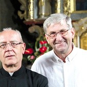 ▲	Ksiądz proboszcz Franciszek Pyrek i Józef Żur, przewodniczący Komitetu Obchodów Jubileuszu 260. rocznicy powstania kościoła.