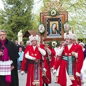 Wszyscy jesteśmy zapatrzeni w oblicze Matki Bożej Cierpliwie Słuchającej.