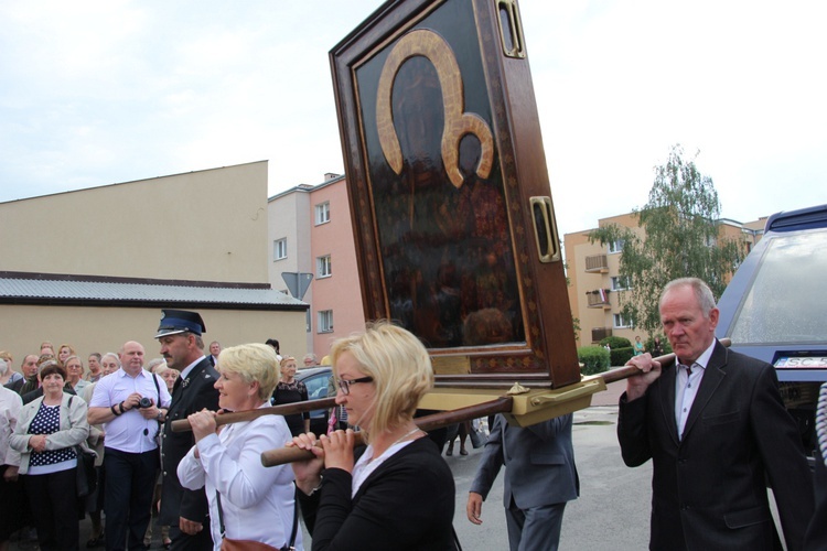 Powitanie ikony MB Częstochowskiej w parafii Świętego Ducha w Łowiczu