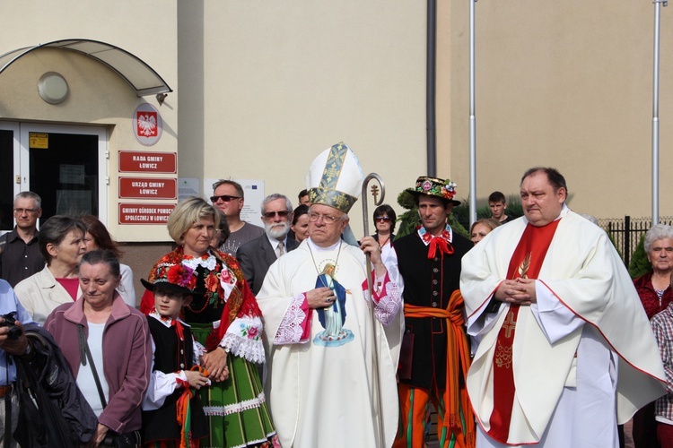 Powitanie ikony MB Częstochowskiej w parafii Świętego Ducha w Łowiczu