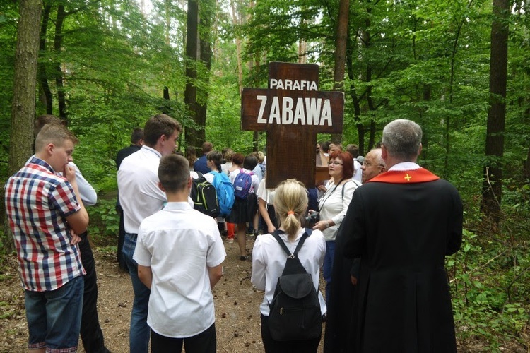 Spotkanie szkół świętych i błogosławionych w Zabawie