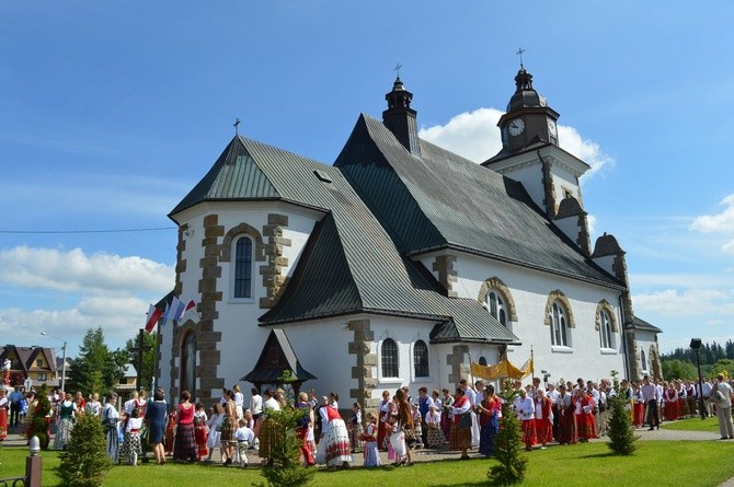 Procesja z widokiem na Tatry w Miętustwie