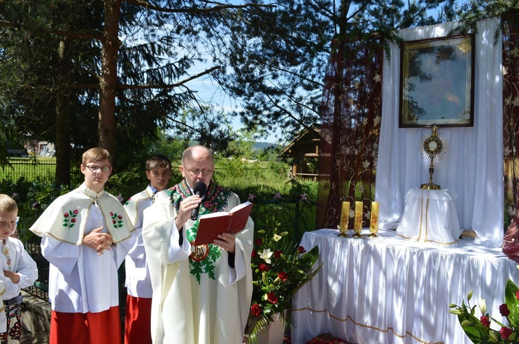 Procesja z widokiem na Tatry w Miętustwie