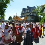 Procesja z widokiem na Tatry w Miętustwie