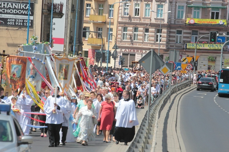 Wielka procesja w Legnicy