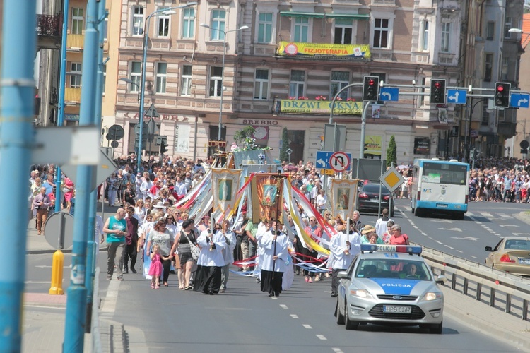 Wielka procesja w Legnicy