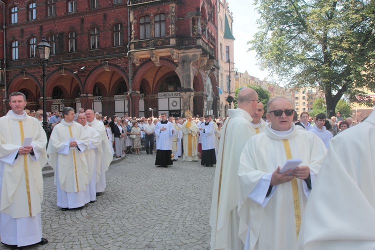 Wielka procesja w Legnicy