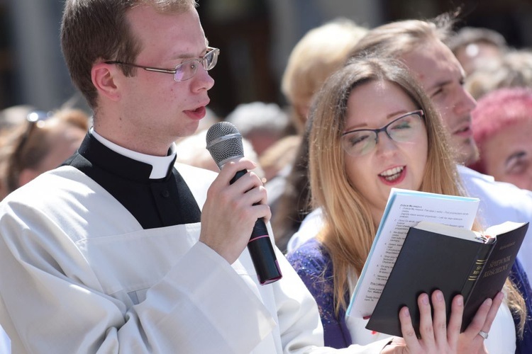 Ulicami Świdnicy z Najświętszym Sakramentem