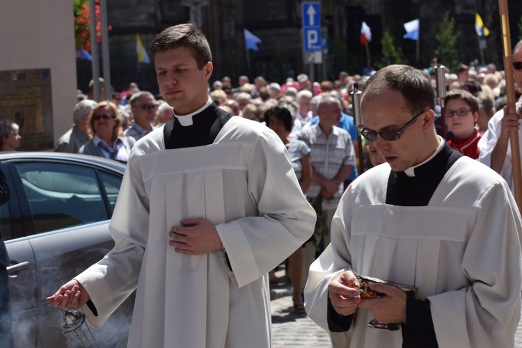 Ulicami Świdnicy z Najświętszym Sakramentem