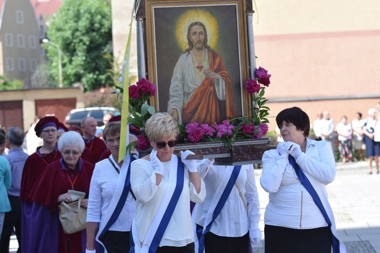 Ulicami Świdnicy z Najświętszym Sakramentem