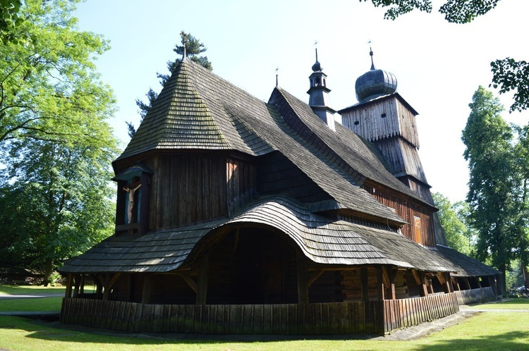 Kościół parafialny w Lachowicach 