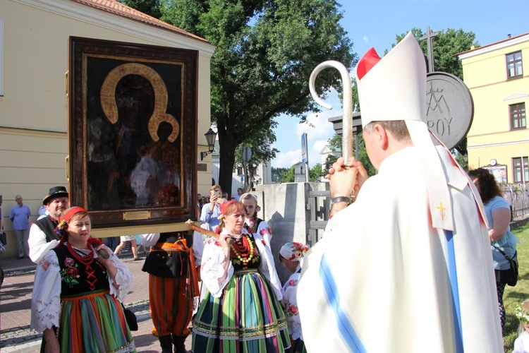 Powitanie MB Częstochowskiej w kościele rektorskim oo. pijarów w Łowiczu