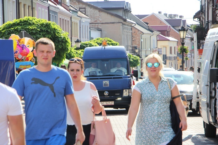 Powitanie MB Częstochowskiej w kościele rektorskim oo. pijarów w Łowiczu