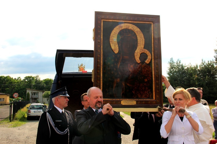 Powitanie ikony MB Częstochowskiej w Bełchowie