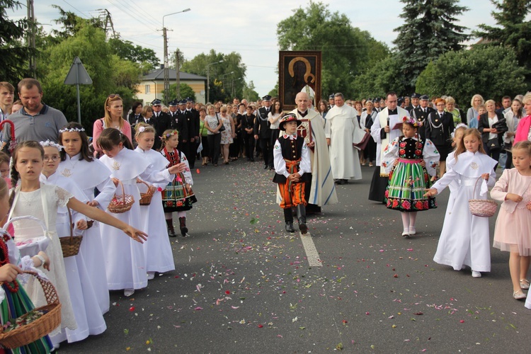 Powitanie ikony MB Częstochowskiej w Bełchowie