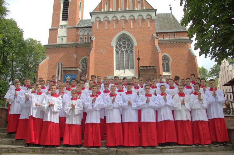 Pielgrzymka ministrantów i lektorów do Wąwolnicy