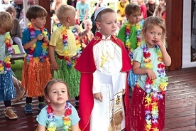 Zadaniem dzieci było przedstawienie scenki z życia ulubionego świętego.