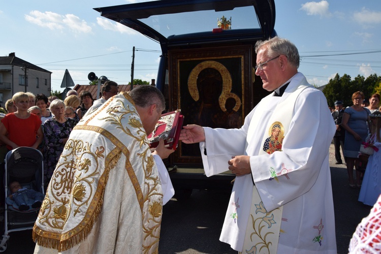 Powitanie ikony MB Częstochowskiej w Kompinie