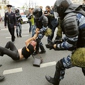 Policja tłumi demonstrację opozycji przeciwko reżimowi Putina. 
12.06.2017 Moskwa, Rosja