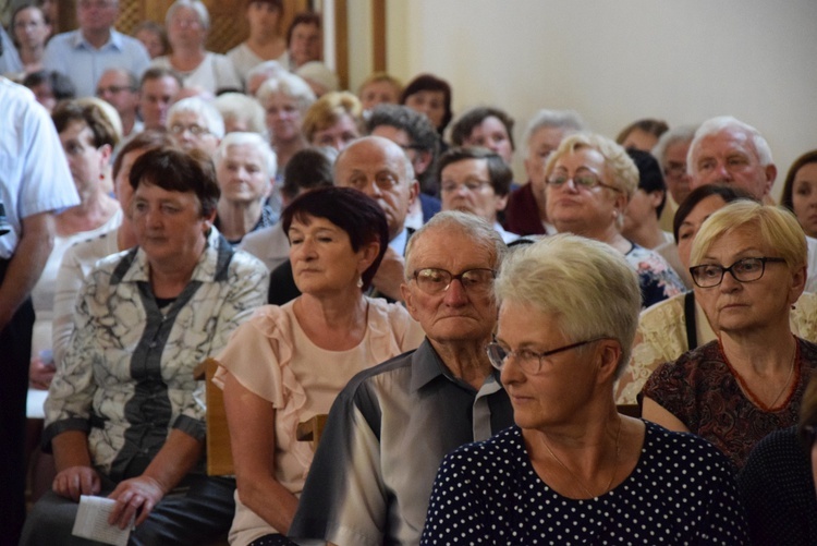 Powitanie ikony MB Częstochowskiej w parafii MB Nieustającej Pomocy w Łowiczu