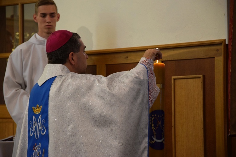 Powitanie ikony MB Częstochowskiej w parafii MB Nieustającej Pomocy w Łowiczu