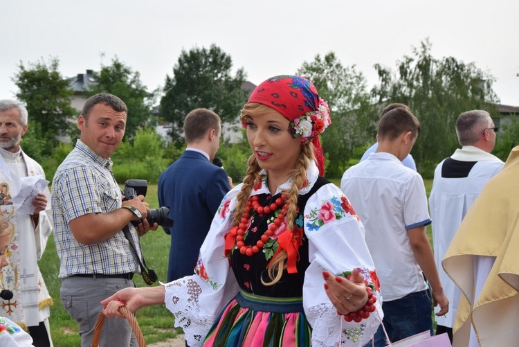 Powitanie ikony MB Częstochowskiej w parafii MB Nieustającej Pomocy w Łowiczu