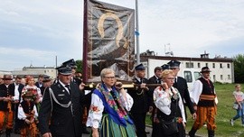 Powitanie ikony MB Częstochowskiej w parafii MB Nieustającej Pomocy w Łowiczu