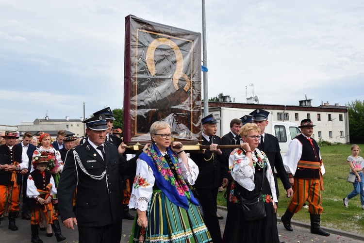 Powitanie ikony MB Częstochowskiej w parafii MB Nieustającej Pomocy w Łowiczu