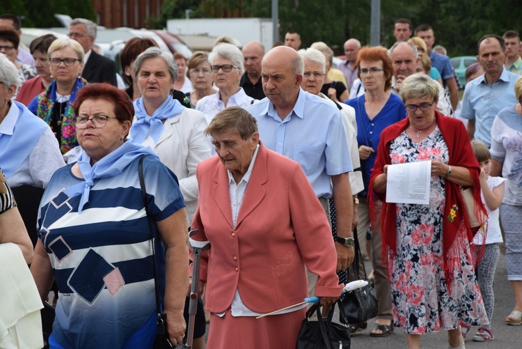 Powitanie ikony MB Częstochowskiej w parafii MB Nieustającej Pomocy w Łowiczu