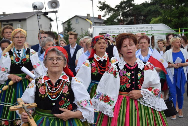 Powitanie ikony MB Częstochowskiej w parafii MB Nieustającej Pomocy w Łowiczu