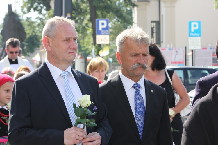 Powitanie ikony MB Częstochowskiej w katedrze łowickiej