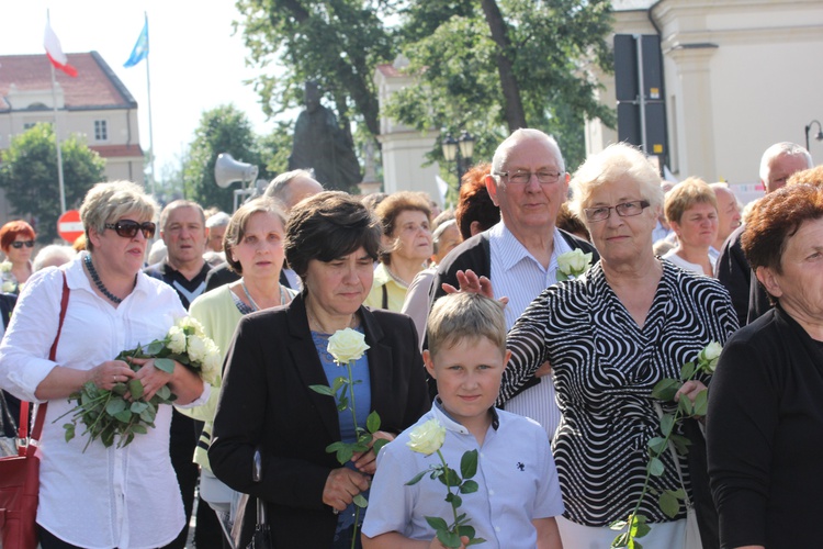 Powitanie ikony MB Częstochowskiej w katedrze łowickiej