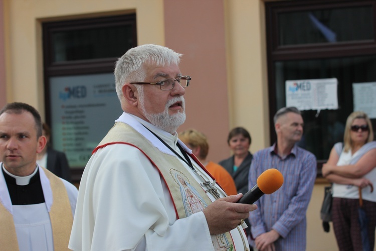 Powitanie ikony MB Częstochowskiej w katedrze łowickiej